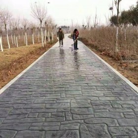 攀枝花 壓花地坪  壓膜道路施工工藝 水泥壓花地坪 壓花地坪施工方案 水泥壓花地坪報價 壓花地印模具 彩色壓膜地坪 壓花地坪材料廠家免費指導施工